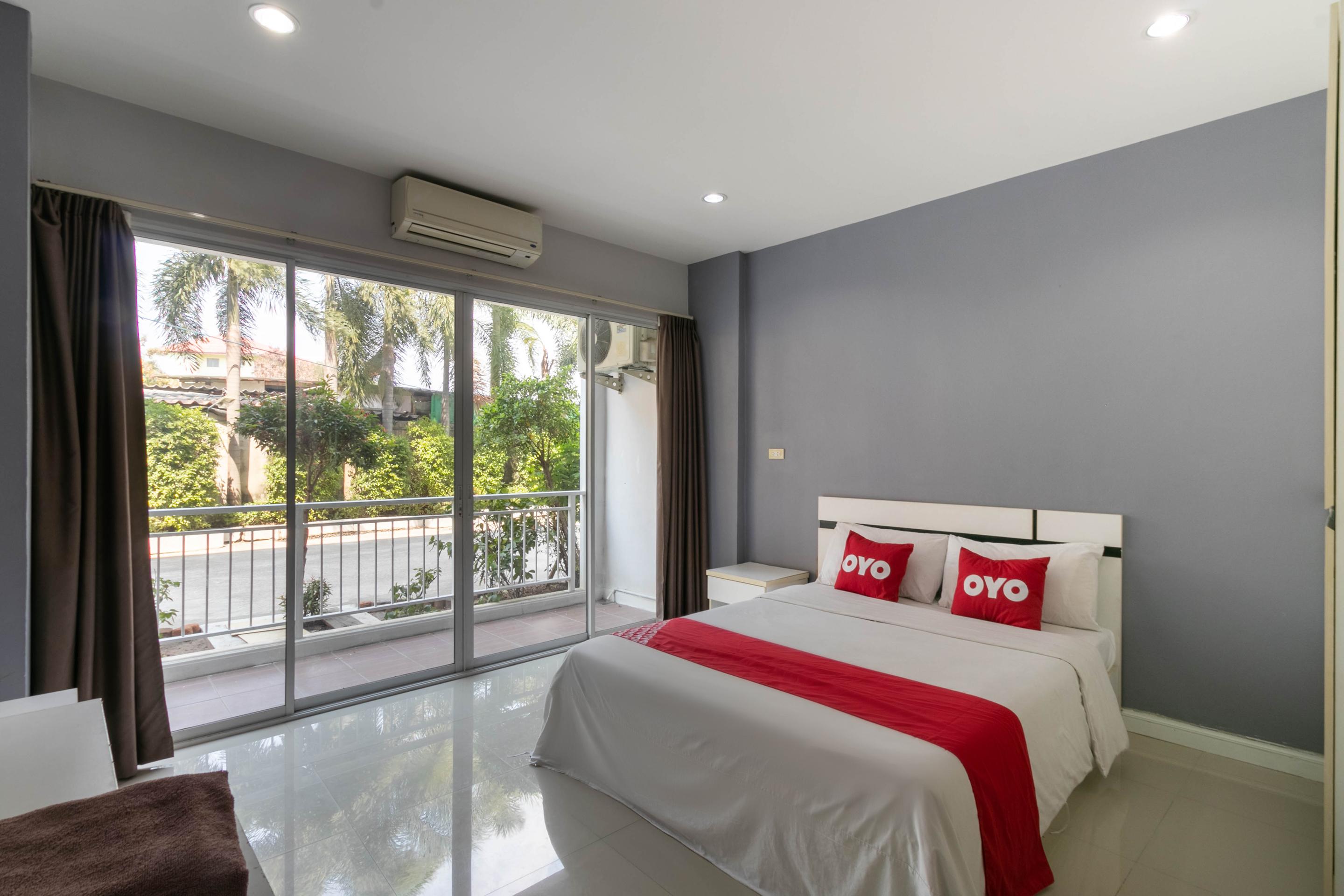 Oyo 75389 Pandora House Hotel Pattaya Exterior foto