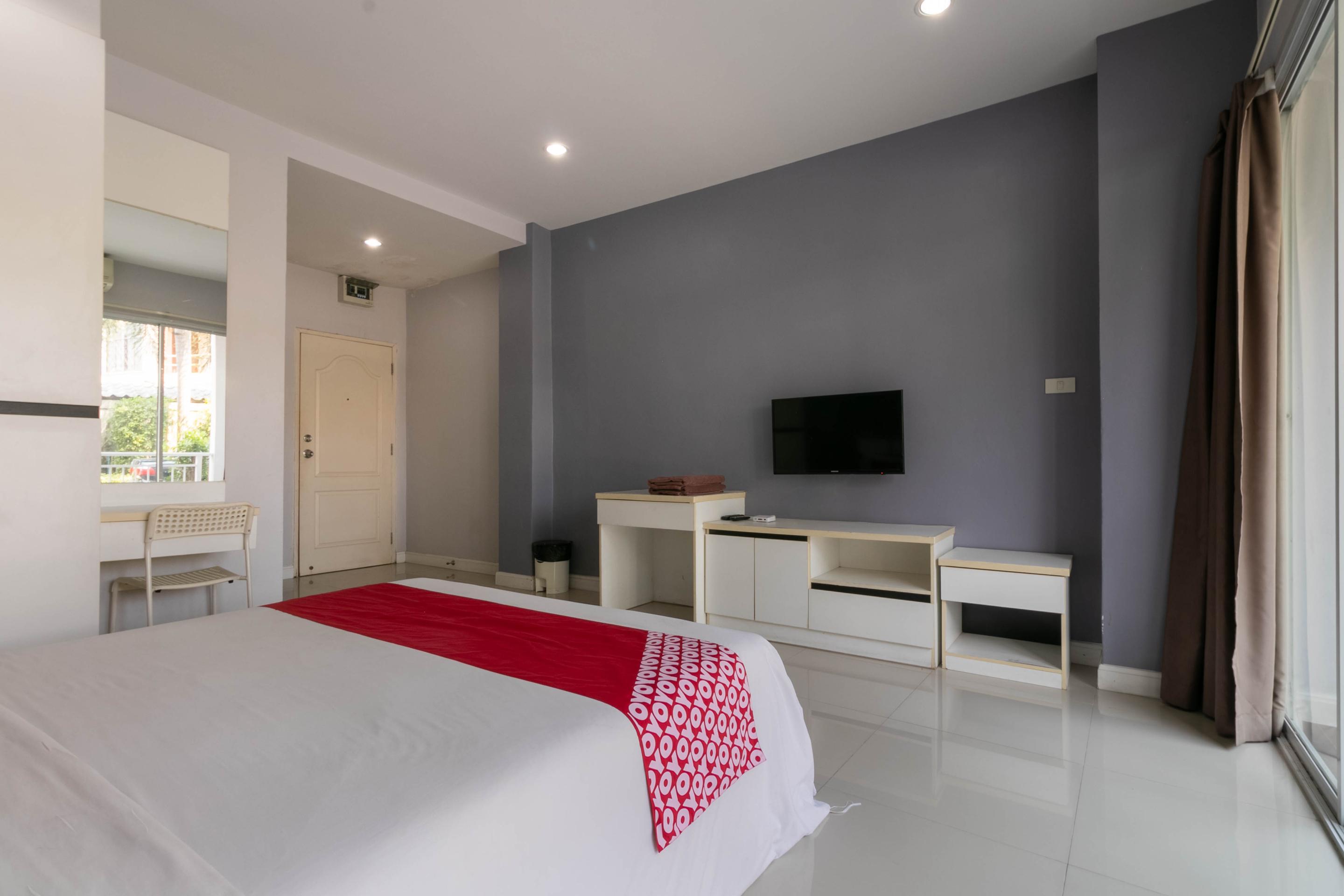 Oyo 75389 Pandora House Hotel Pattaya Exterior foto