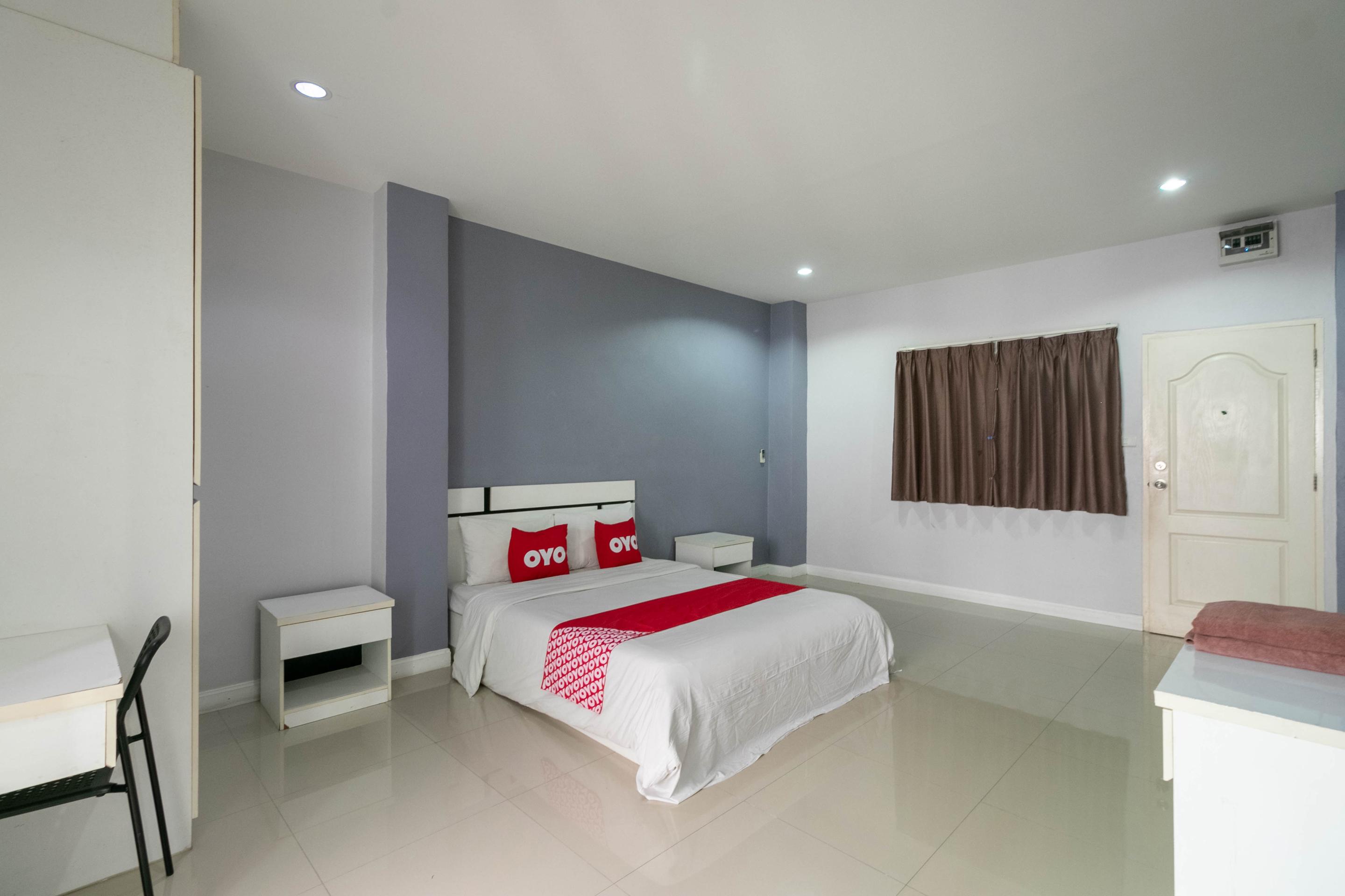 Oyo 75389 Pandora House Hotel Pattaya Exterior foto