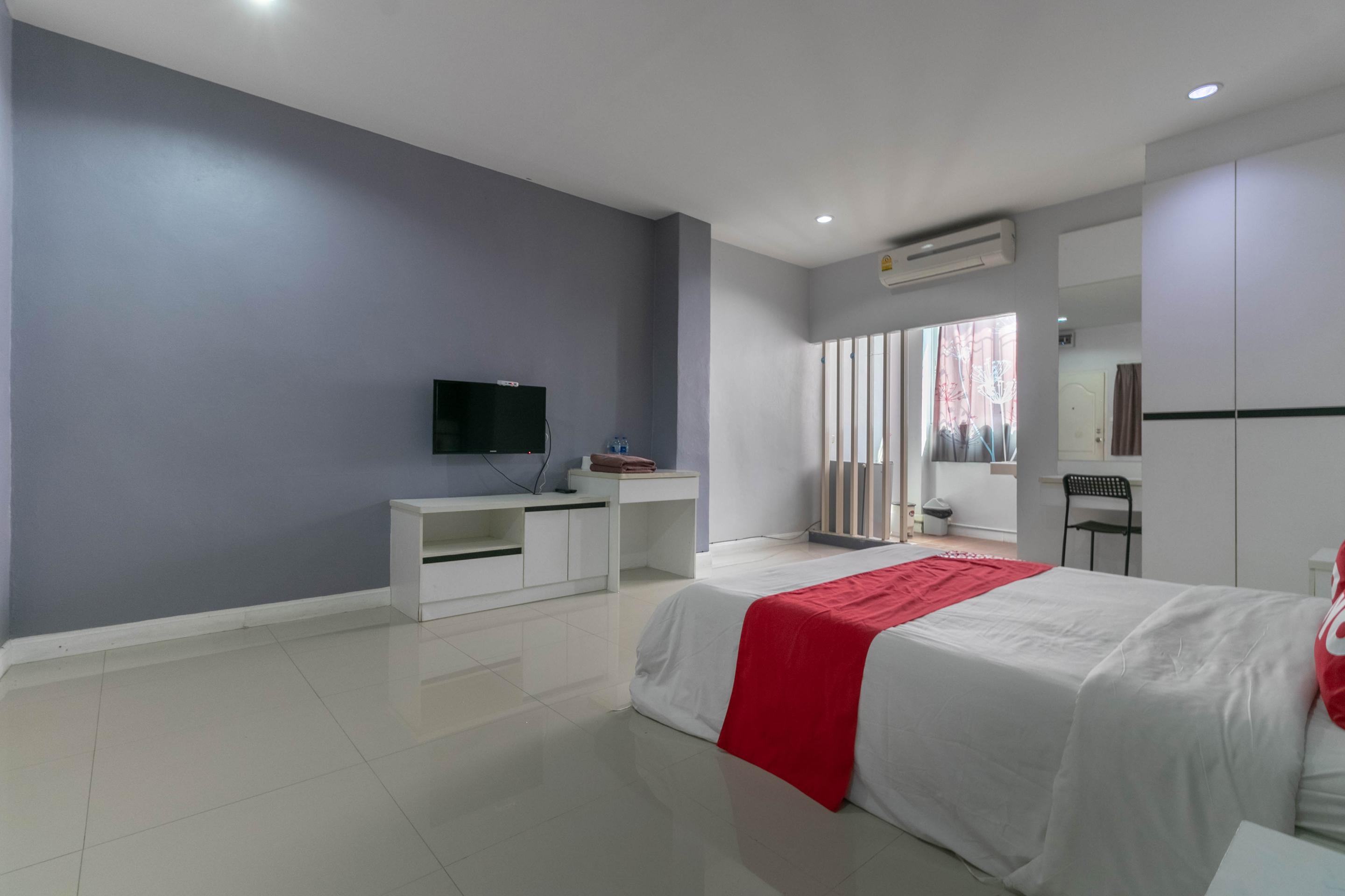 Oyo 75389 Pandora House Hotel Pattaya Exterior foto
