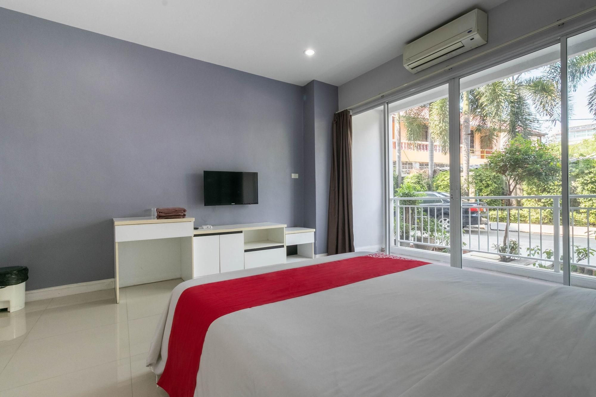 Oyo 75389 Pandora House Hotel Pattaya Exterior foto