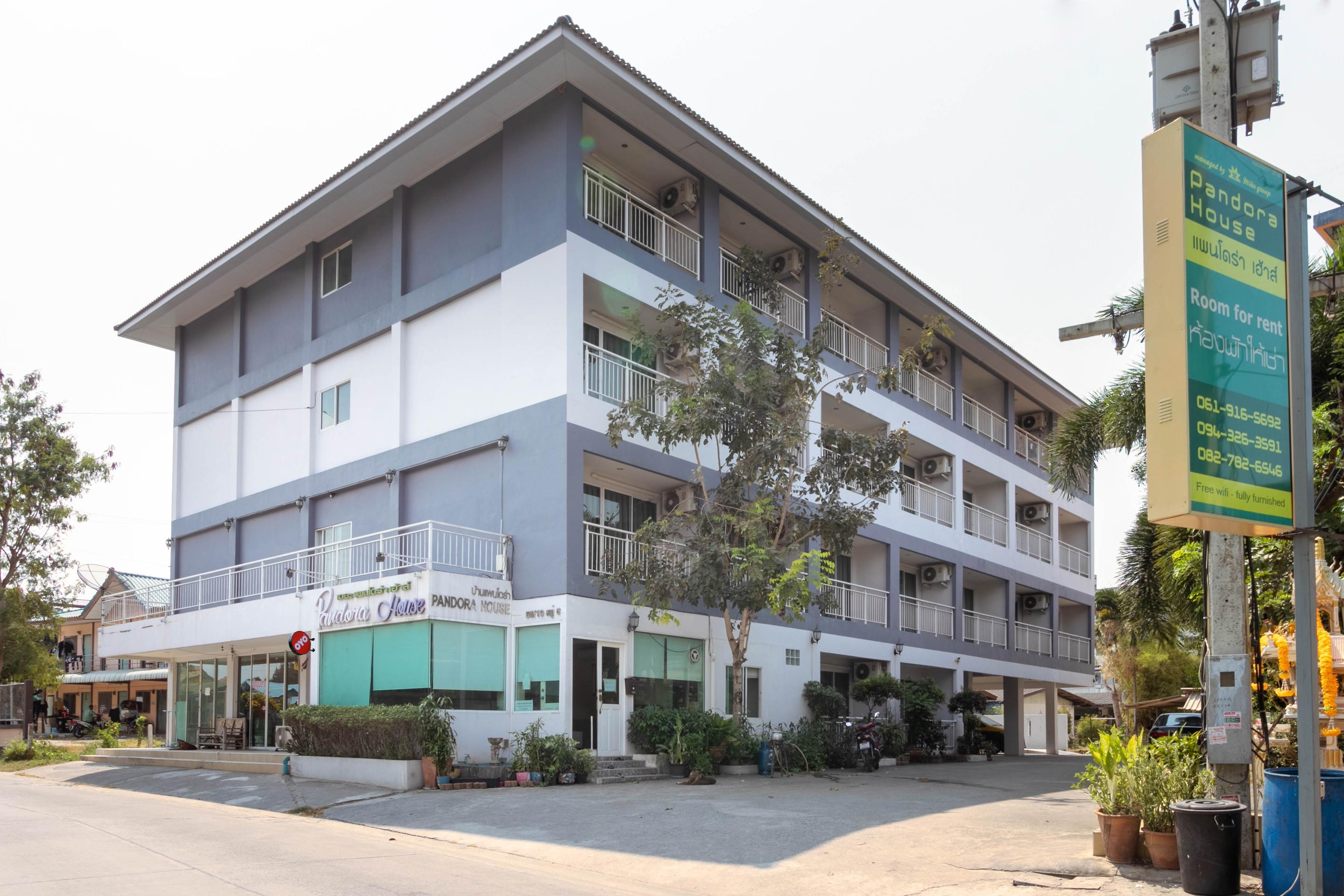 Oyo 75389 Pandora House Hotel Pattaya Exterior foto