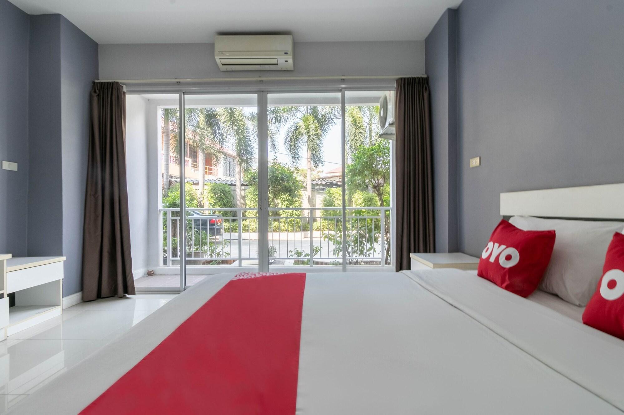 Oyo 75389 Pandora House Hotel Pattaya Exterior foto