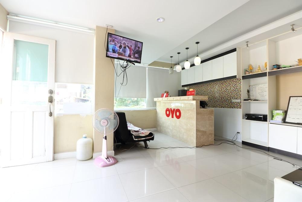 Oyo 75389 Pandora House Hotel Pattaya Exterior foto