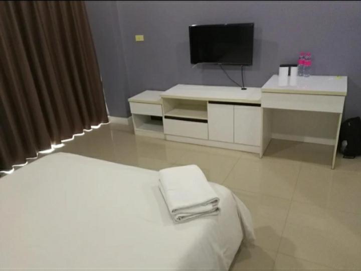 Oyo 75389 Pandora House Hotel Pattaya Exterior foto