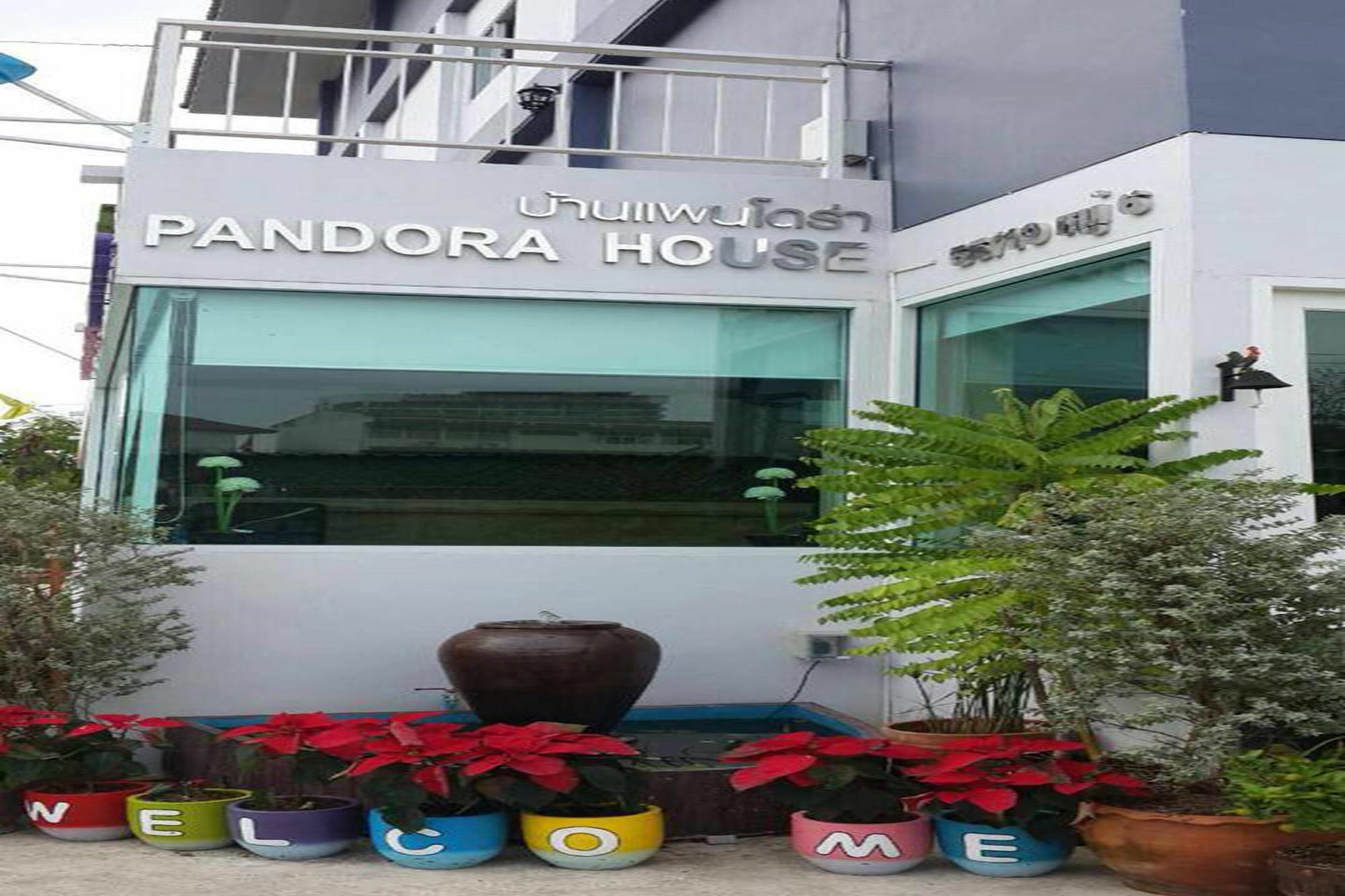 Oyo 75389 Pandora House Hotel Pattaya Exterior foto